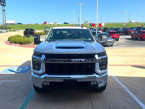 Used 2022 Chevrolet Silverado 2500 LT w/ Texas Edition AWD/4WD image 2