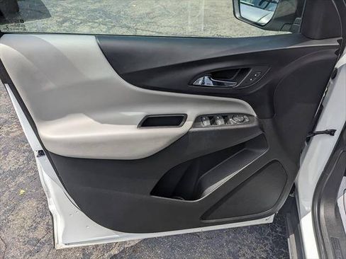 Used 2018 Chevrolet Equinox LS AWD/4WD image 9