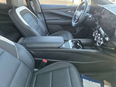 Used 2024 Chevrolet Blazer EV LT AWD/4WD image 3