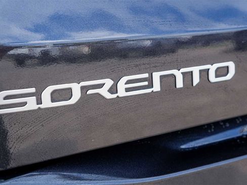 Used 2025 Kia Sorento EX image 7