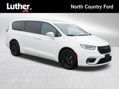 Used 2022 Chrysler Pacifica Limited w/ S Appearance Package