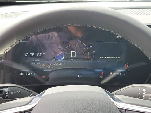 New 2026 Chevrolet Equinox LT w/ Convenience Package II FWD image 32