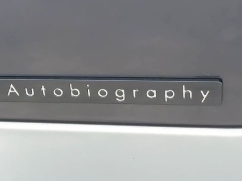 Used 2025 Land Rover Range Rover Autobiography AWD/4WD image 28