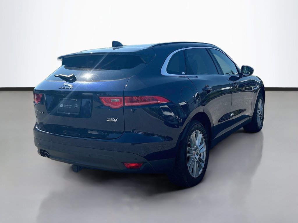 Used 2017 Jaguar F-PACE Prestige AWD/4WD image 3