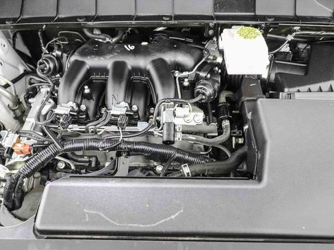 Used 2024 Nissan Pathfinder SV image 26