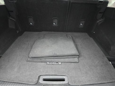 Used 2023 Nissan Rogue S image 12