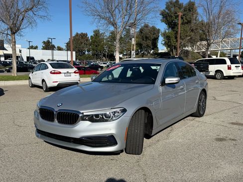 Used 2019 BMW 530e w/ Premium Package RWD image 7