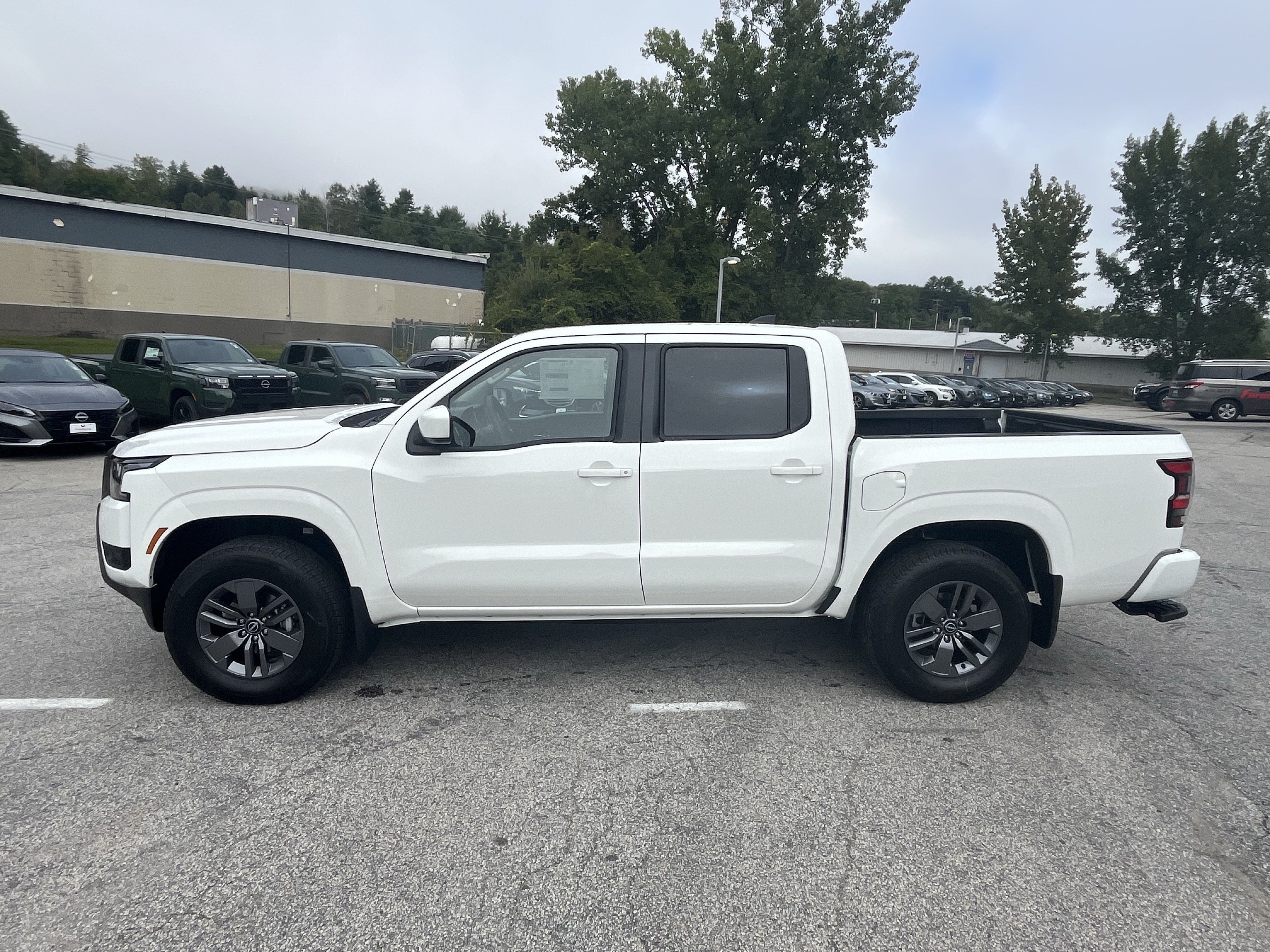 New 2026 Nissan Frontier SV w/ All-Weather Content Package AWD/4WD image 4
