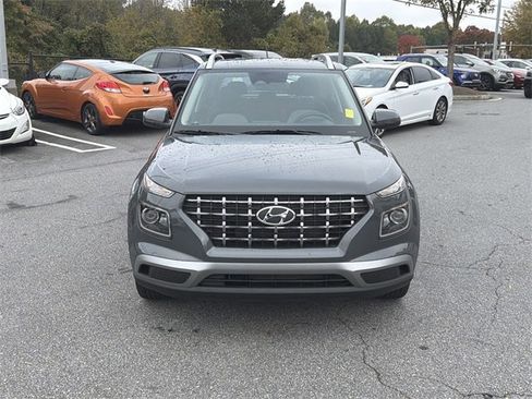 Certified 2025 Hyundai Venue SEL image 2