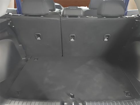 Used 2024 Hyundai Venue SEL image 16