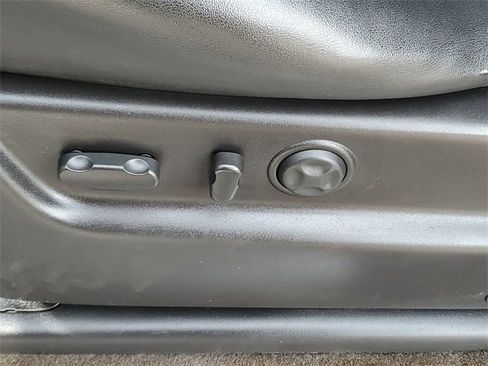 Used 2012 GMC Yukon Denali image 25