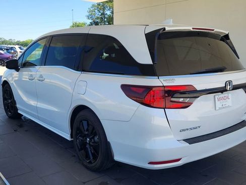 Used 2024 Honda Odyssey Sport image 10