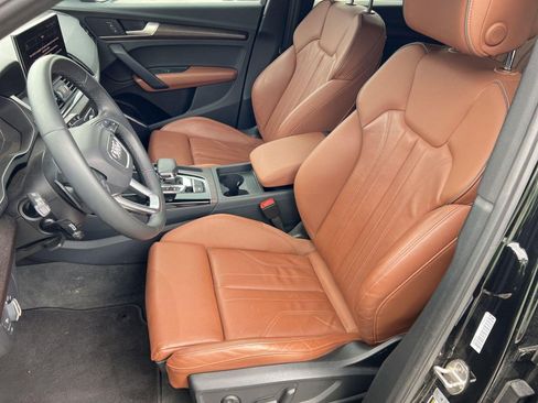 Used 2024 Audi Q5 2.0T Premium w/ Convenience Package image 5