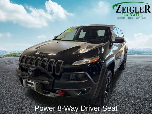 Used 2016 Jeep Cherokee Trailhawk w/ Comfort/Convenience Group AWD/4WD image 9