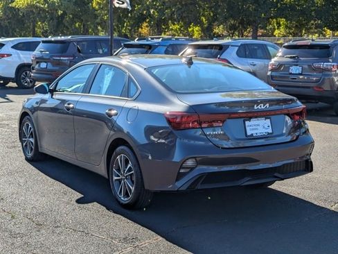 Used 2023 Kia Forte LXS image 3