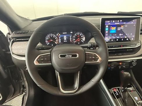 Used 2024 Jeep Compass Latitude AWD/4WD image 15