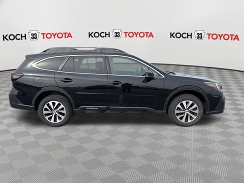 Used 2020 Subaru Outback Premium image 9