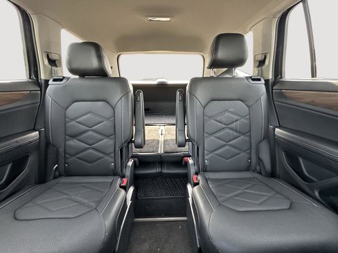 Used 2024 Volkswagen Atlas SE image 13