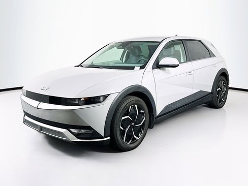 Used 2024 Hyundai Ioniq 5 SEL image 3