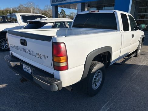 Used 2000 Chevrolet Silverado 2500 W/T w/ Firm Ride Suspension Pkg image 9