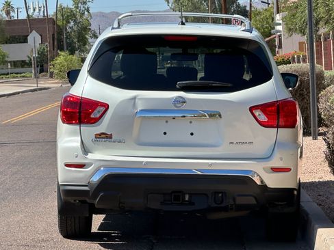 Used 2017 Nissan Pathfinder Platinum FWD image 5
