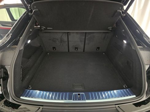 Certified 2025 Porsche Cayenne Coupe image 12