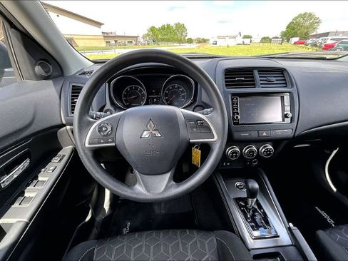 Used 2025 Mitsubishi Outlander Sport ES AWD/4WD image 5