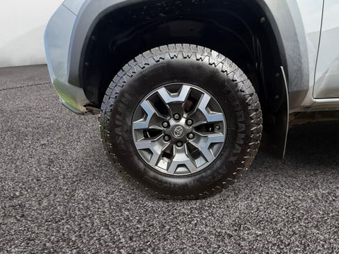 Used 2019 Toyota Tacoma TRD Off-Road image 14