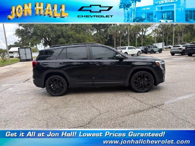 Used 2022 GMC Terrain SLE w/ Driver Convenience Package FWD image 13