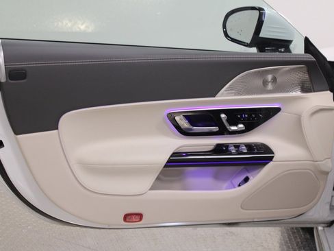 Used 2024 Mercedes-Benz SL 43 AMG image 18