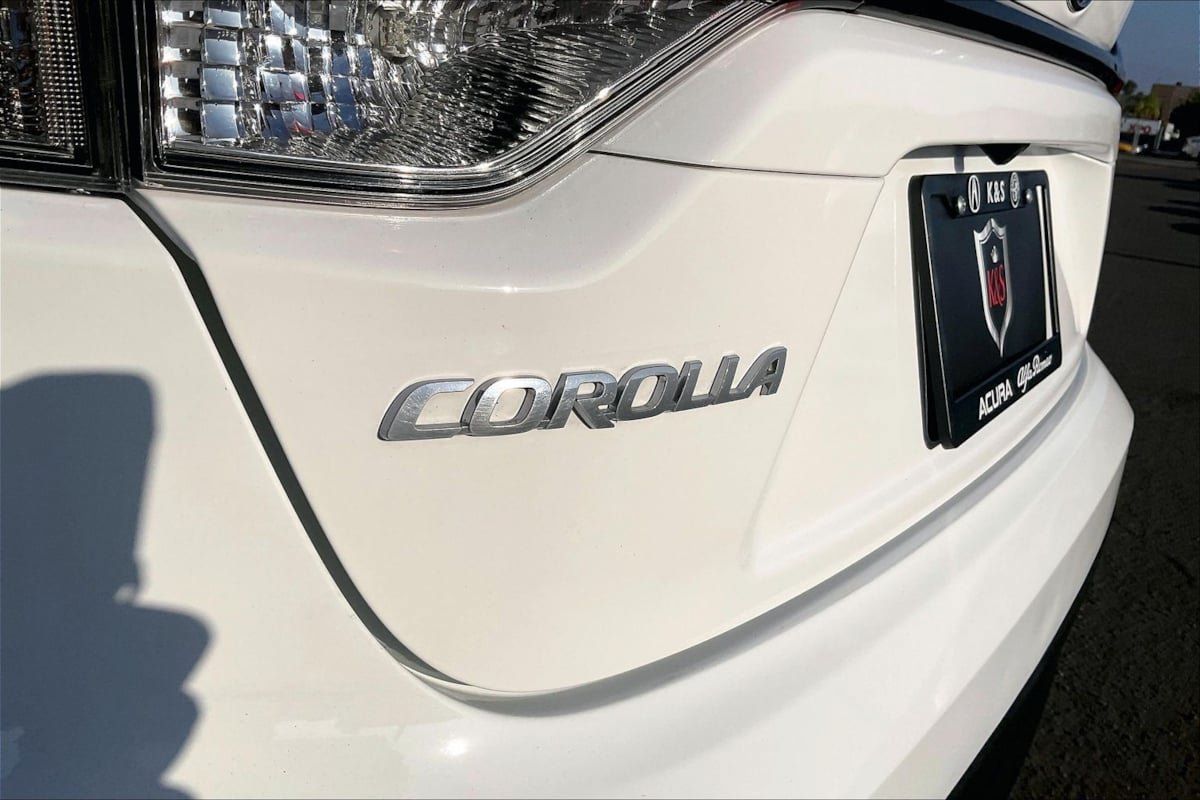Used 2024 Toyota Corolla LE FWD image 8