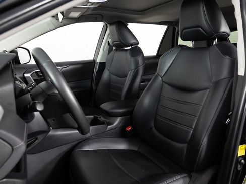 Used 2022 Toyota RAV4 XLE Premium AWD/4WD image 15