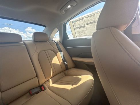 New 2025 Hyundai Sonata Limited image 14