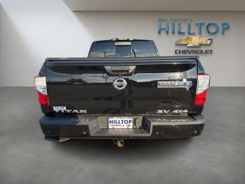 Used 2021 Nissan Titan SV w/ SV Convenience Package image 8