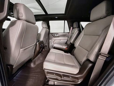 Used 2021 Chevrolet Tahoe Z71 w/ Luxury Package AWD/4WD image 26