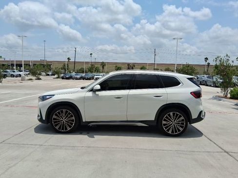 Used 2025 BMW X1 xDrive28i w/ Convenience Package AWD/4WD image 3