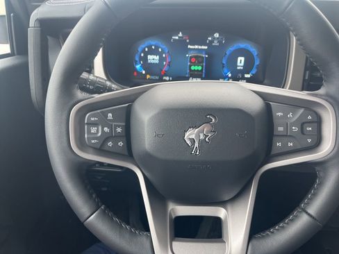 New 2025 Ford Bronco Outer Banks w/ Sasquatch Package image 26