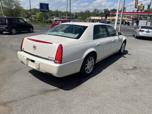 Used 2010 Cadillac DTS Luxury image 5