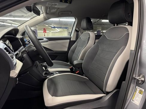 New 2025 Volkswagen Taos SE image 18