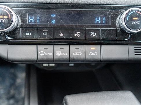 Certified 2025 Hyundai Elantra Blue image 31