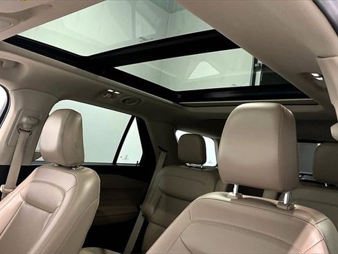 Used 2021 Ford Explorer XLT w/ Equipment Group 202A image 36