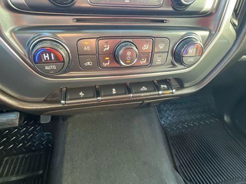 Used 2018 Chevrolet Silverado 1500 LT w/ All Star Edition RWD image 33