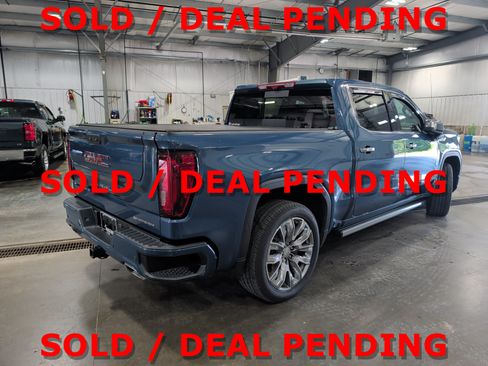 Used 2025 GMC Sierra 1500 Denali w/ Denali Reserve Package AWD/4WD image 3