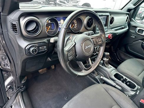Used 2021 Jeep Gladiator Sport image 11