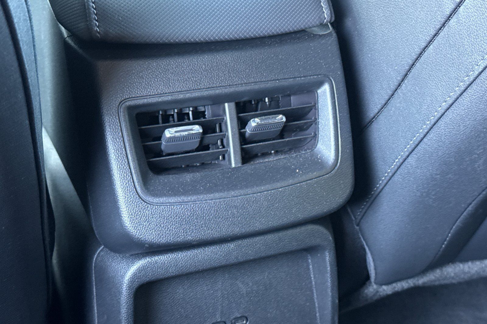 Used 2024 Chevrolet Equinox EV LT FWD image 39