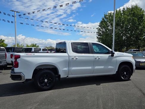 Used 2024 Chevrolet Silverado 1500 LT AWD/4WD image 3