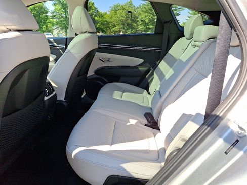 Certified 2024 Hyundai Tucson Limited FWD image 11