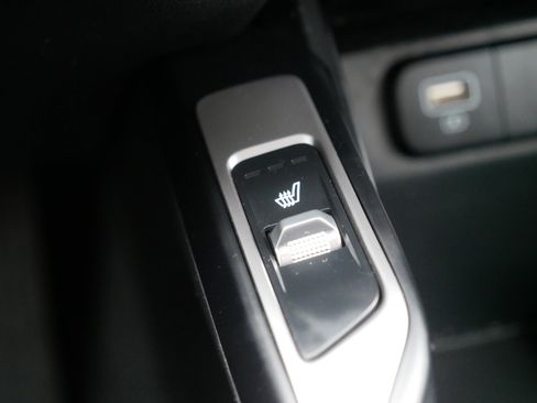 Used 2022 Kia Sorento S image 32