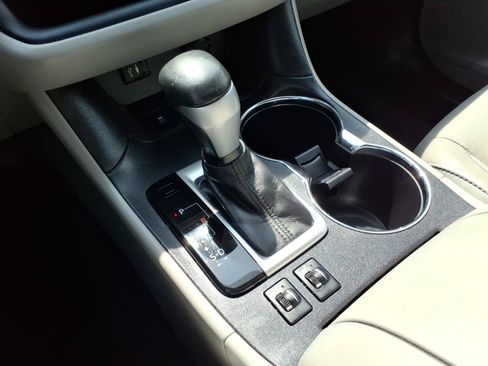 Used 2015 Toyota Highlander XLE AWD/4WD image 13