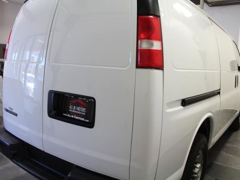 Used 2020 Chevrolet Express 2500 RWD image 7